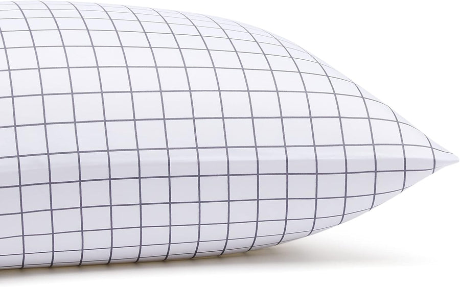 Amazon Basics - Queen size 3 piece Lightweight Super Soft Microfiber Duvet Cover Set with 16" Deep Pockets