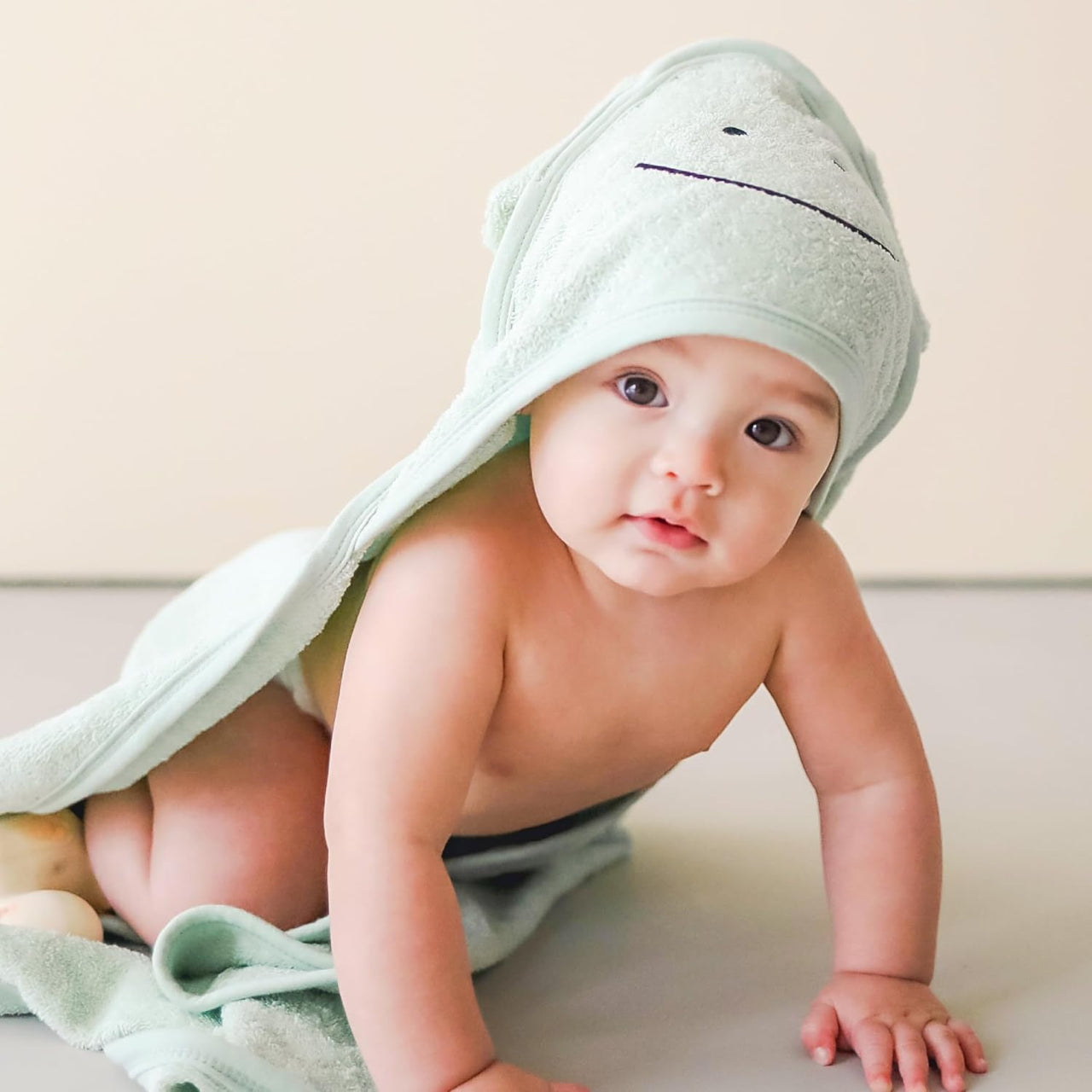 CuddleBug Cotton Hooded Baby Towel & Wash Mitt Set - Frog Sage Green