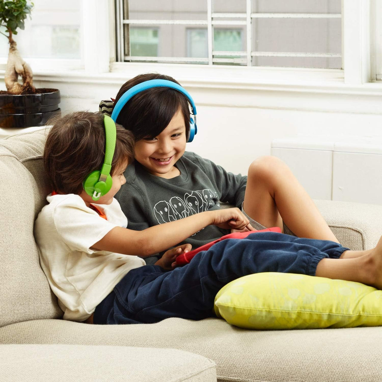 LilGadgets Untangled Pro Wireless Headphones for Kids - Blue