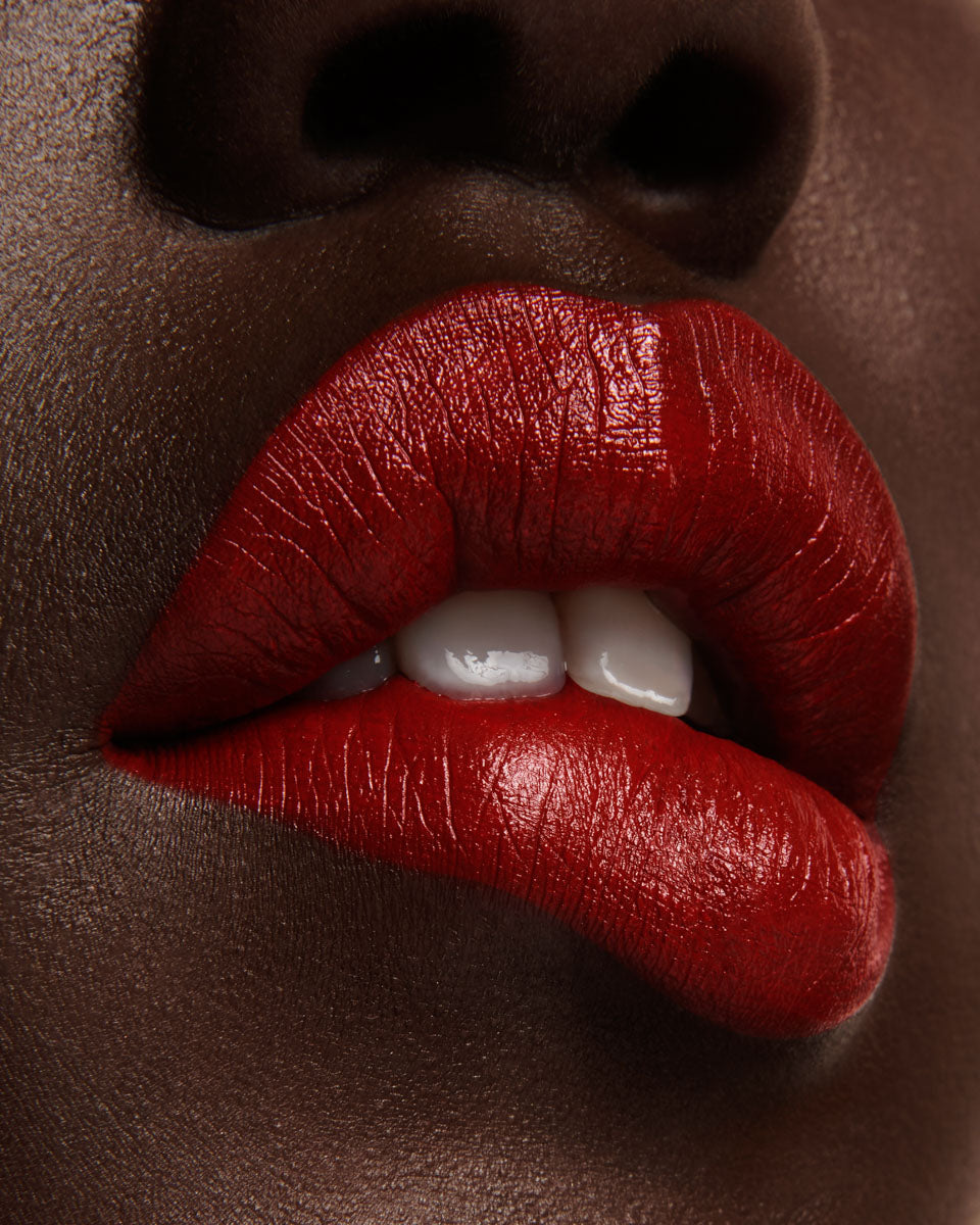 ISAMAYA Lips Refill in Cardinal close-up on lips