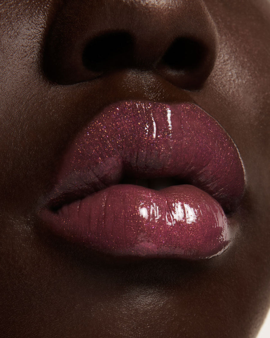 ISAMAYA Lips Refill in Flamingo applied on lips