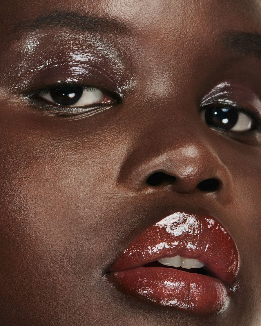 ISAMAYA Lips Refill in Follower close-up on lips