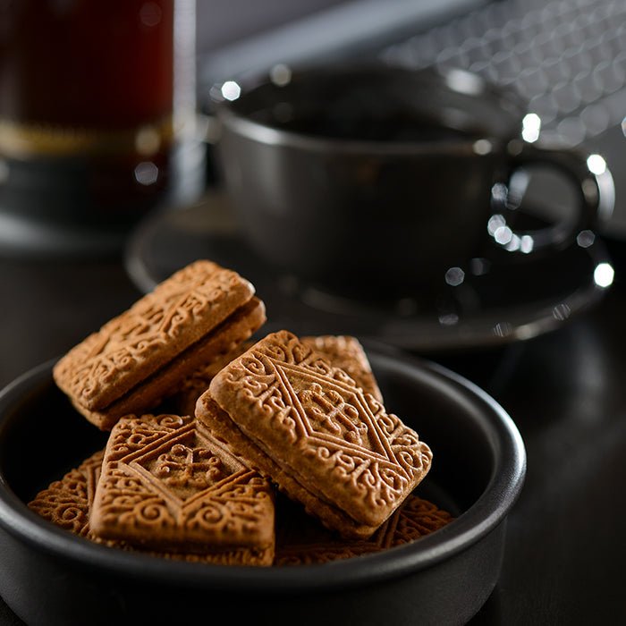 Hill Biscuits Chocolate Creams - 150g x 36 Packets - liquidation.store