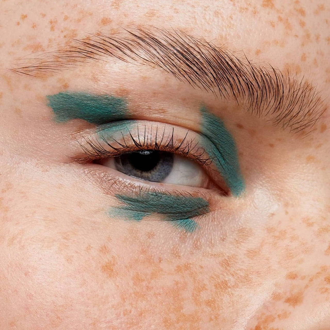 Illamasqua Eye Paint Longwear Liquid Shadow - Matcha Chic - liquidation.store