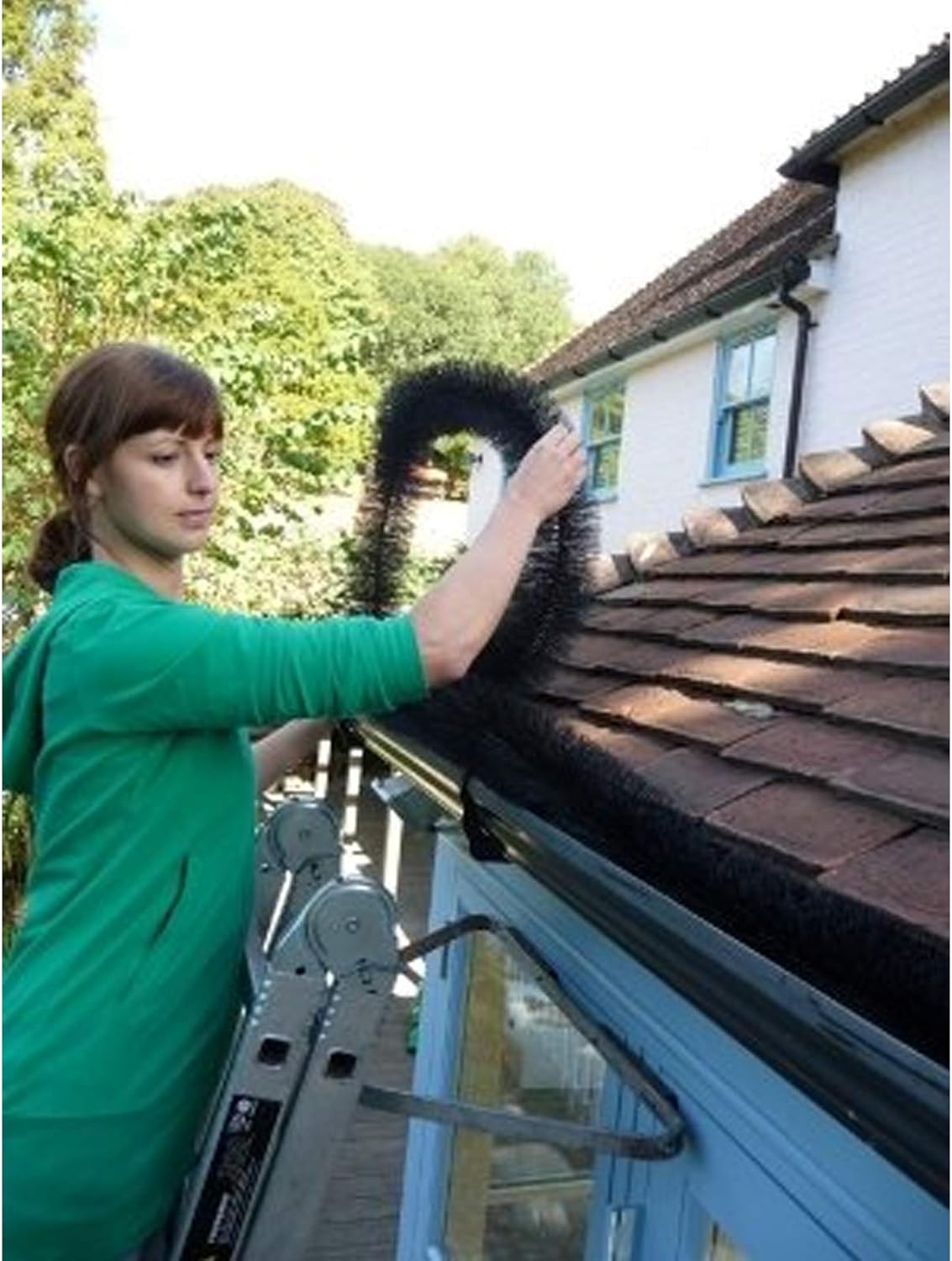 Leaf Gutter Brush Leaf Guard 4m x 12cm - liquidation.store