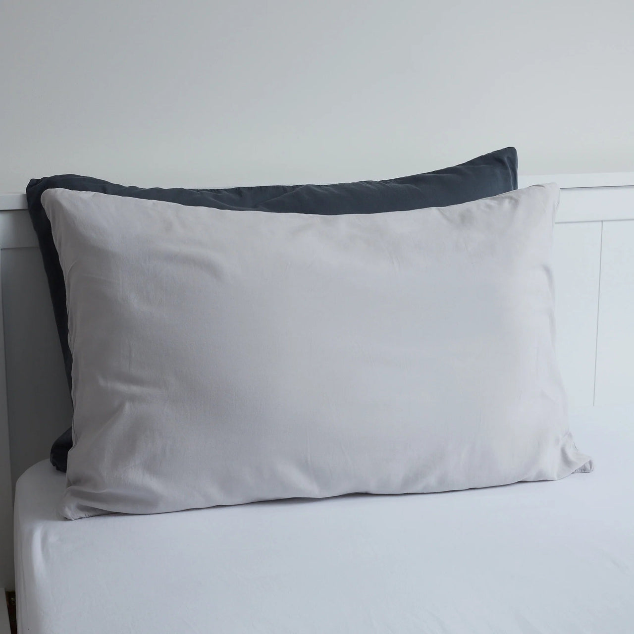 Lunar Oceans Luxe Cotton Pillowcase Set - Light Grey (2 Pillowcases) - liquidation.store