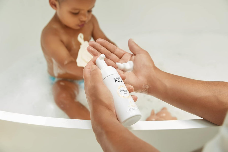 Mama Mio Mini Mio Oh So Clean Foaming Hair and Body Wash - 150ml - liquidation.store