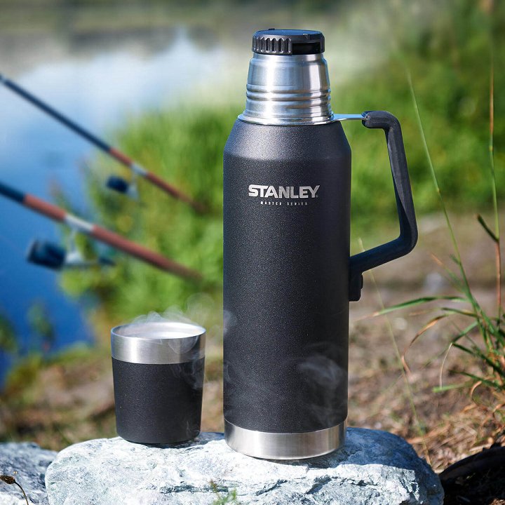 Stanley Unbreakable Thermal Flask 750ml - Black - liquidation.store